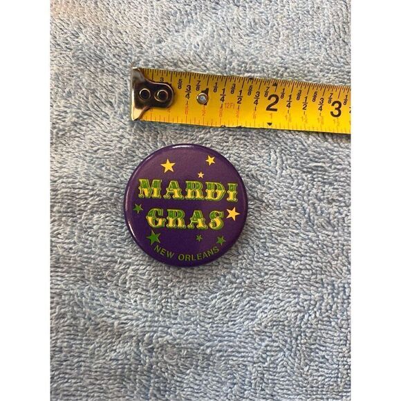 Vintage Pin-back Button Mardi Gras - Picture 1 of 2